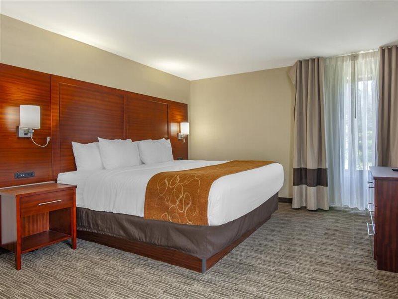 Holiday Inn Express & Suites Milwaukee Nw - Park Place By Ihg Kültér fotó
